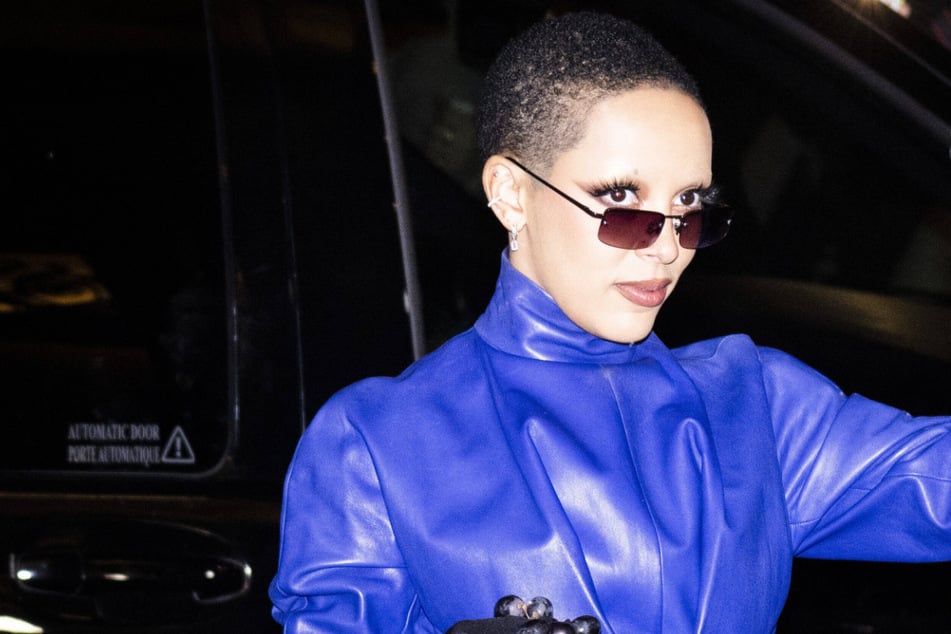 Doja Cat crowned "Queen of Pettiness" with another legendary look at Paris Fashion Week!