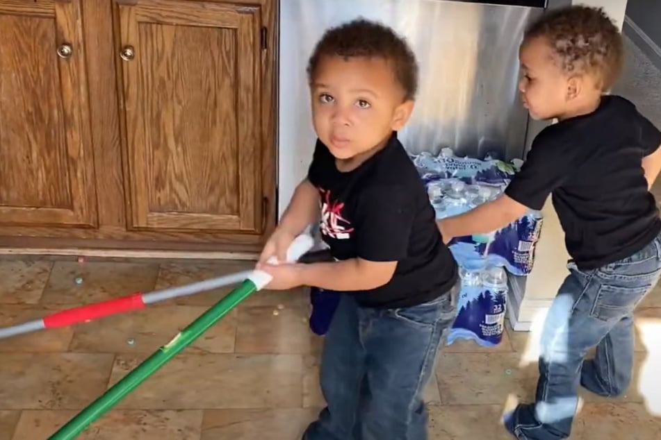 Hurtt twins left alone while dad goes to the bathroom, chaos descends within seconds