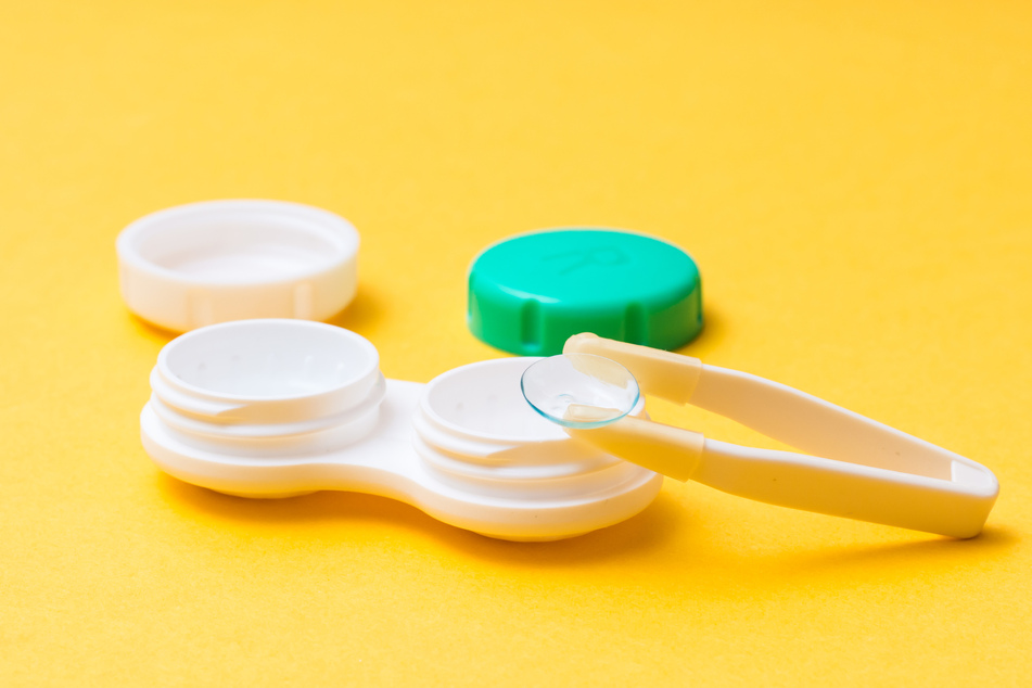 Yacedrah Williams was trying to take her contacts out when she poured nail glue into her eyes instead of eye drops.