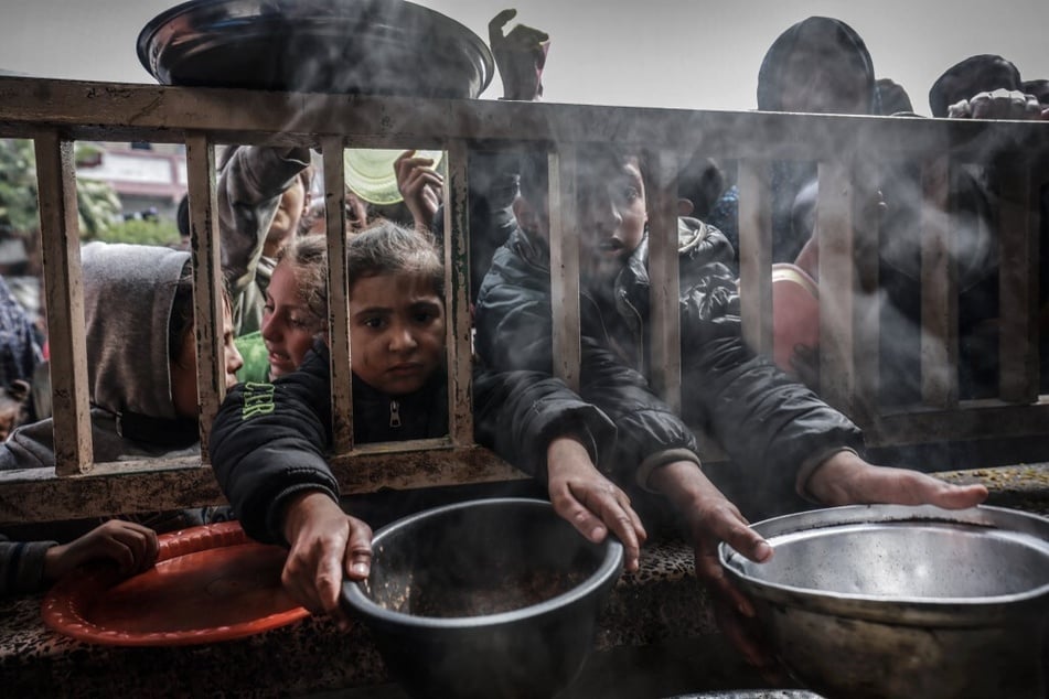 "Man-made" Gaza famine can still be avoided, UN agency warns