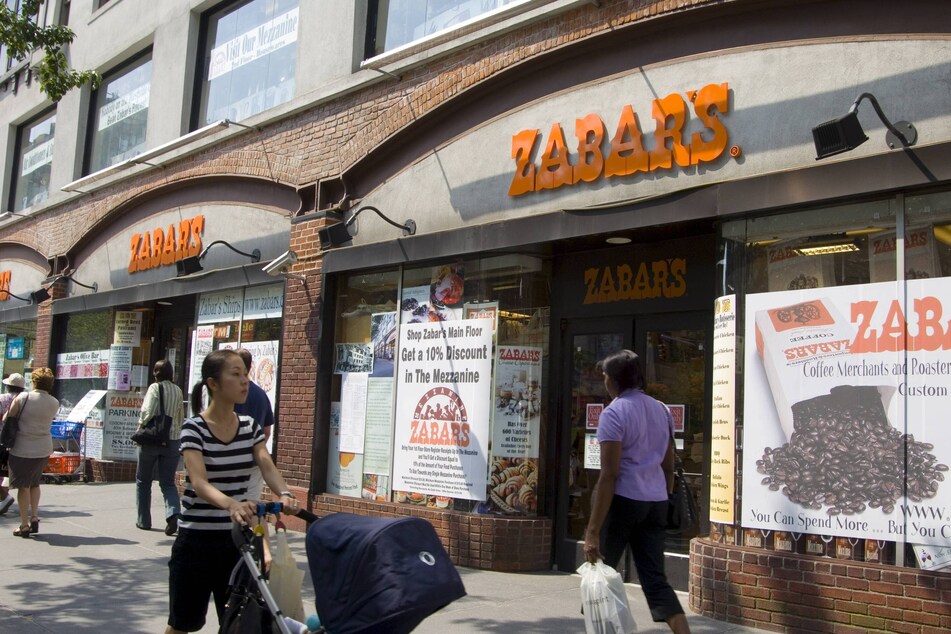 New York deli descendant Willie Zabar is spicing up the comedy scene