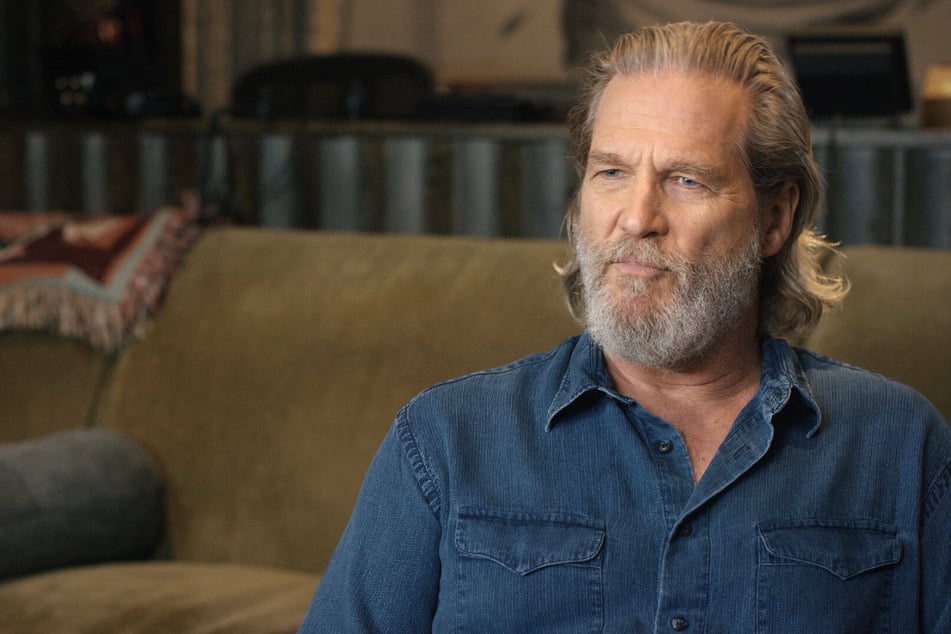 Jeff Bridges shares some seriously bad news on Twitter