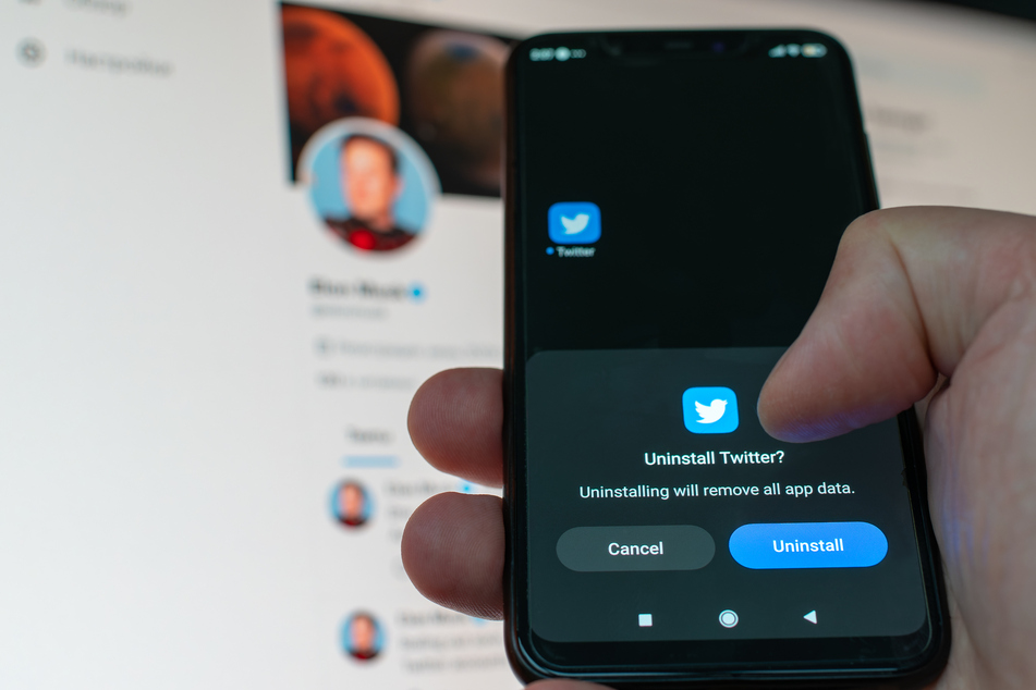 Climate scientists quit Twitter amid surge in abuse and denial under Elon Musk