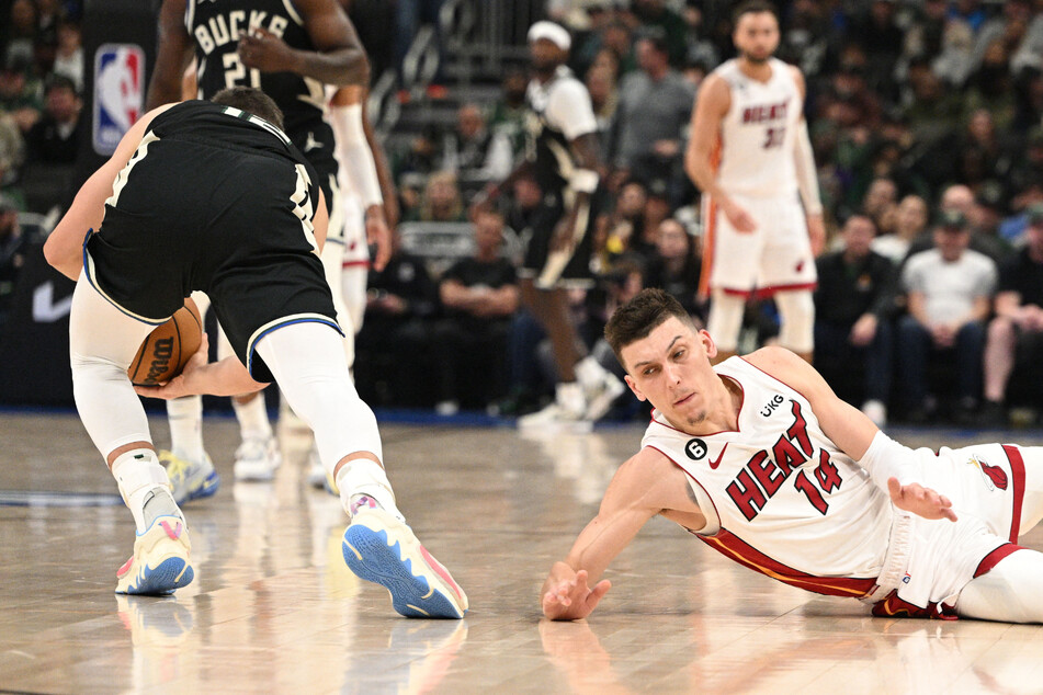 Heat guard Tyler Herro suffers broken hand during Game 1 against Bucks