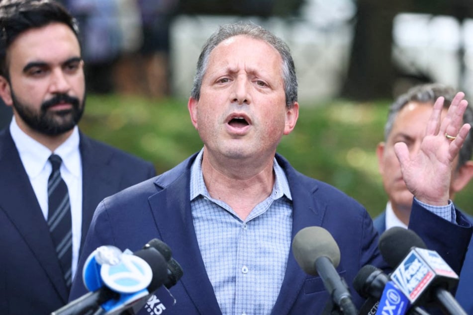 Brad Lander found not guilty after NYC immigration detention center arrest