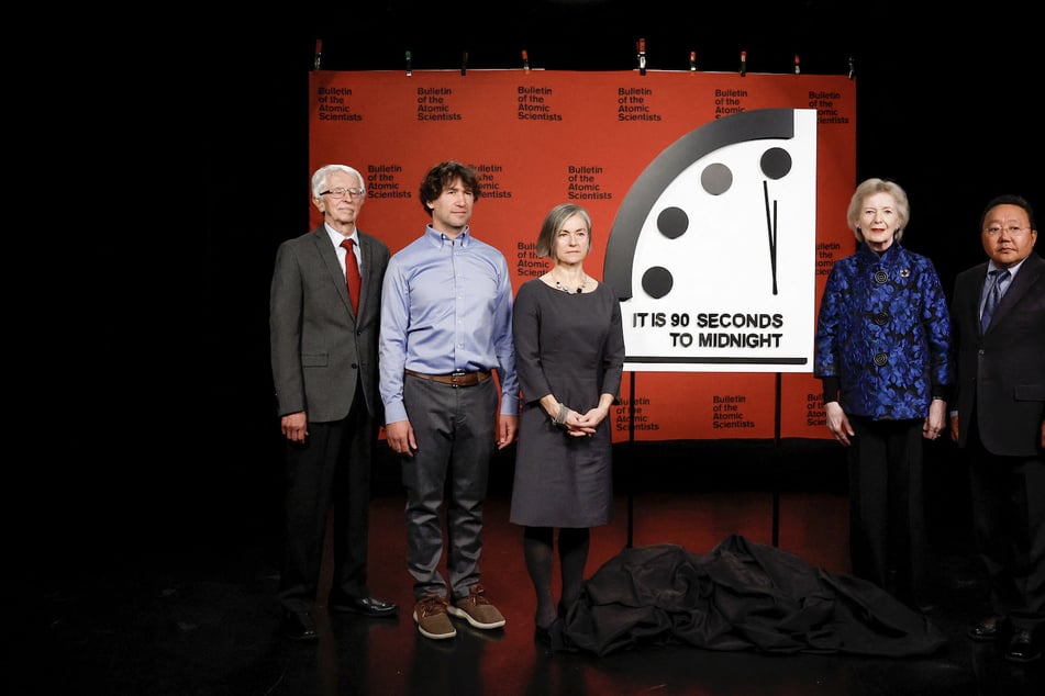 Doomsday Clock remains concerningly close to midnight amid increasing threats