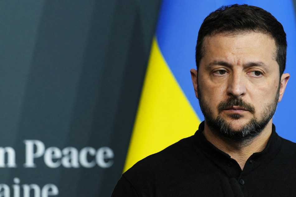 Zelensky dismisses senior Ukrainian army commander amid struggle to hold off Russia