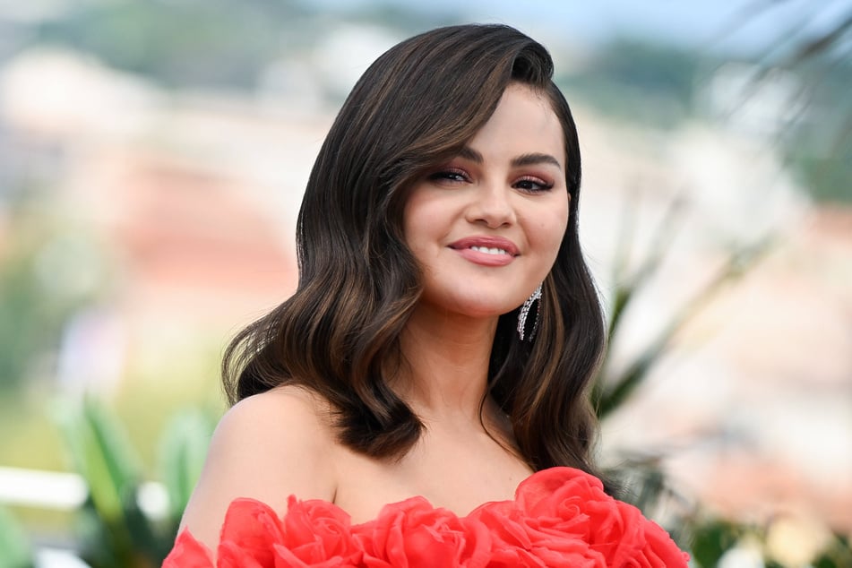 Selena Gomez revealed what she learned from five years of singlehood and dished on how her new boyfriend has unexpectedly changed her plans.