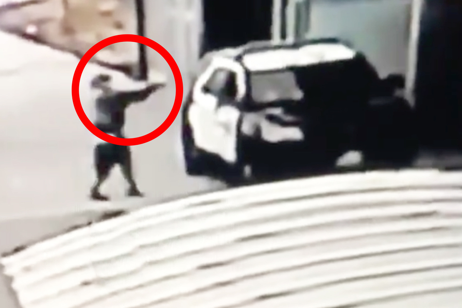 Two LA police officers shot, demonstrators call for their deaths in front of hospital