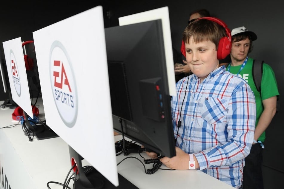 EA Sports College Football vows to pay players for NIL rights