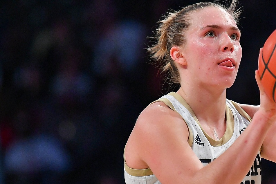 NCAA Basketball: Yellow Jackets’ defense stings shorthanded Huskies at home