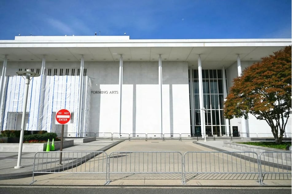 Photo of the closed-down Kennedy Center in Washington DC on October 1. The center announced Friday that this year's Honors ceremony will take place at another venue amid Trump's takeover.