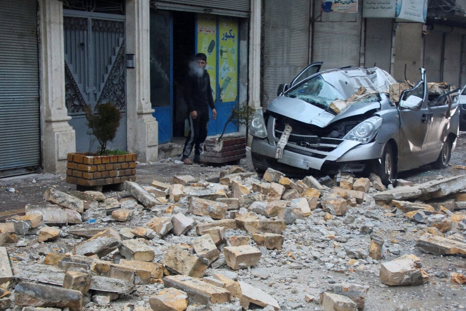 Turkey and Syria earthquakes: Frantic searches continue as death toll tops 7,000