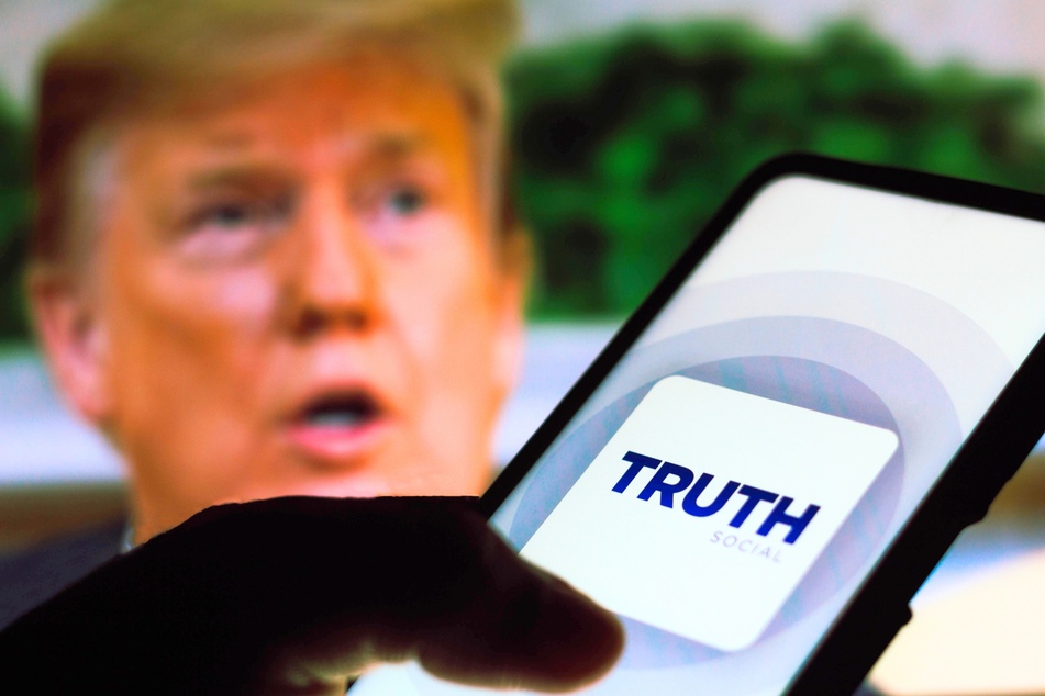 Trump's Truth Social hit with FTC complaints as scammers reportedly flood the platform