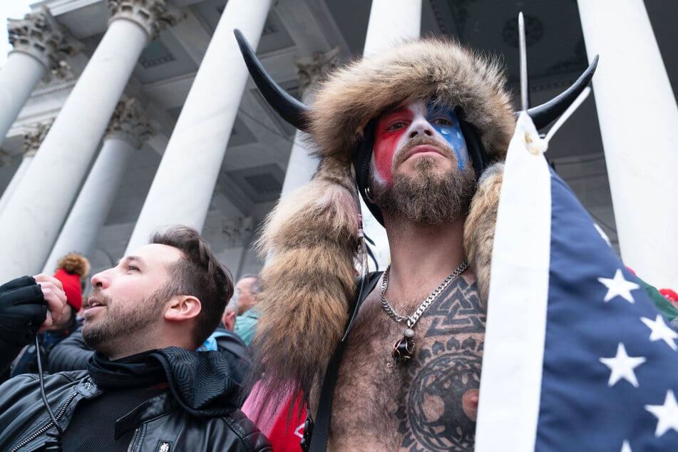 High-profile Capitol Hill rioter now wants to testify against Trump