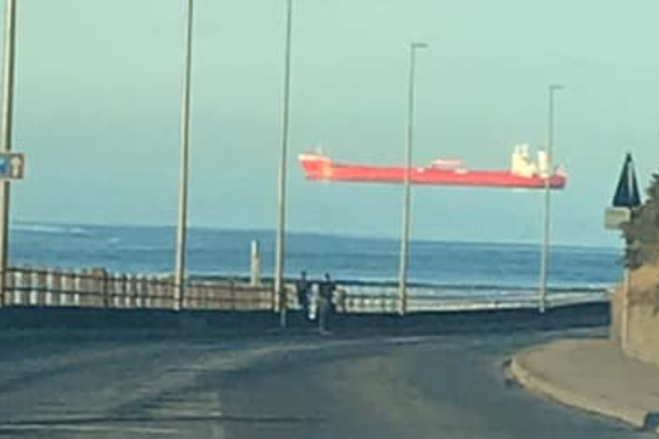 The real-life Flying Dutchman? Bizarre photos baffle the internet