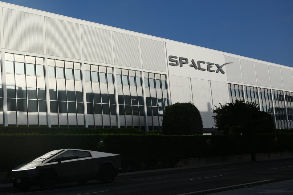 SpaceX sets a date for historic IPO that could bump Elon Musk into trillionaire status
