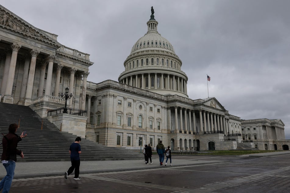 House of Representatives passes DHS funding bill after Republicans reject Senate deal