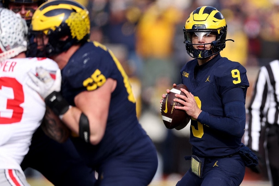 Georgia, Michigan, Florida State, and Oregon are all top teams predicted to play in the College Football Playoff semifinal games.