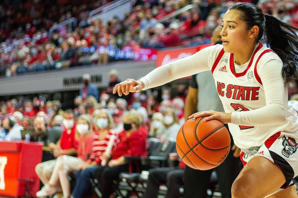March Madness Roundup: Top-seeded Wolfpack advances as Arizona and more survive the first round