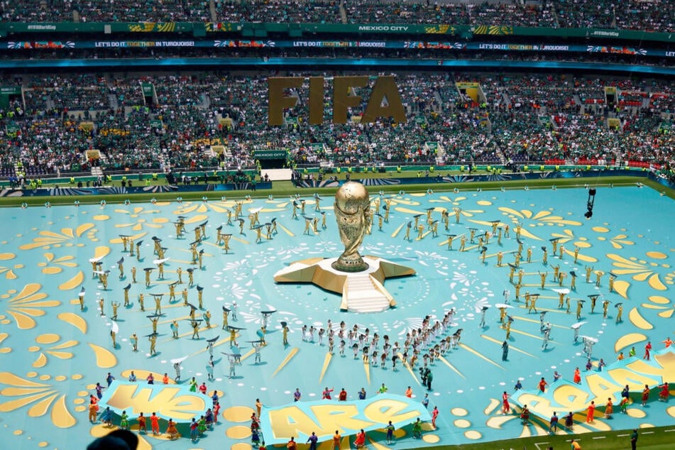World Cup kicks things off with Shakira performance, co-host Mexico taking an early lead