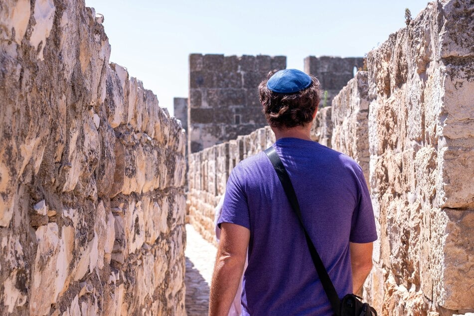 A Jewish man who was bashed in the head with a metal bat by a stranger who called him a "dirty Jew" reports that the hate-filled attack began when his assailant spotted him wearing a yarmulke, also known as a kippah. (stock image)
