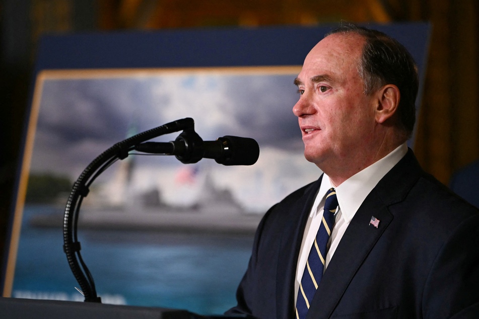 Top Navy official to leave office "immediately" amid Trump's mass firing spree