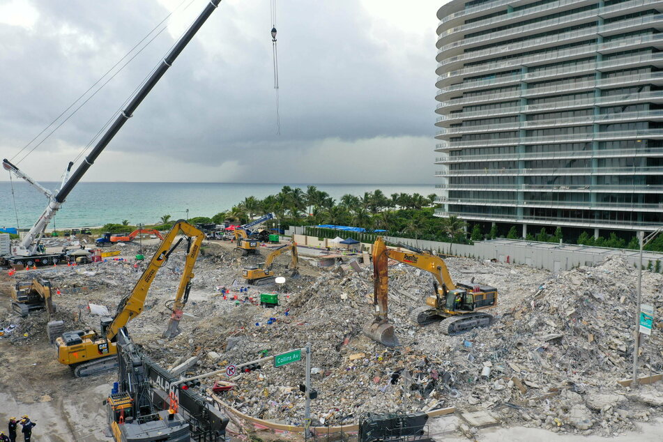 Surfside building collapse lawsuit delayed by a year