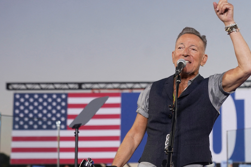Bruce Springsteen has harsh words for Trump as he campaigns for Harris in buzzy rally