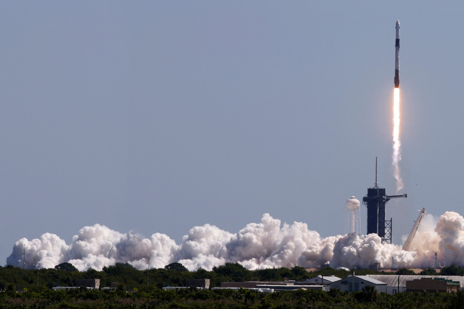 First private space mission to ISS off to "historic start"