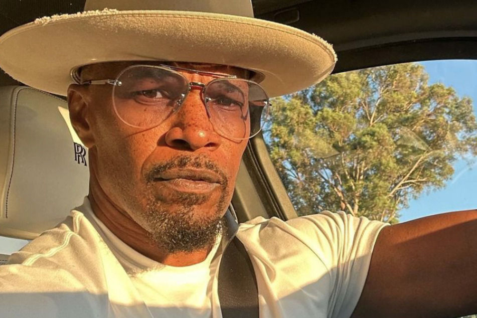 Jamie Foxx is continuing recovering from his April health scare with a romantic to Cabo and a new love.