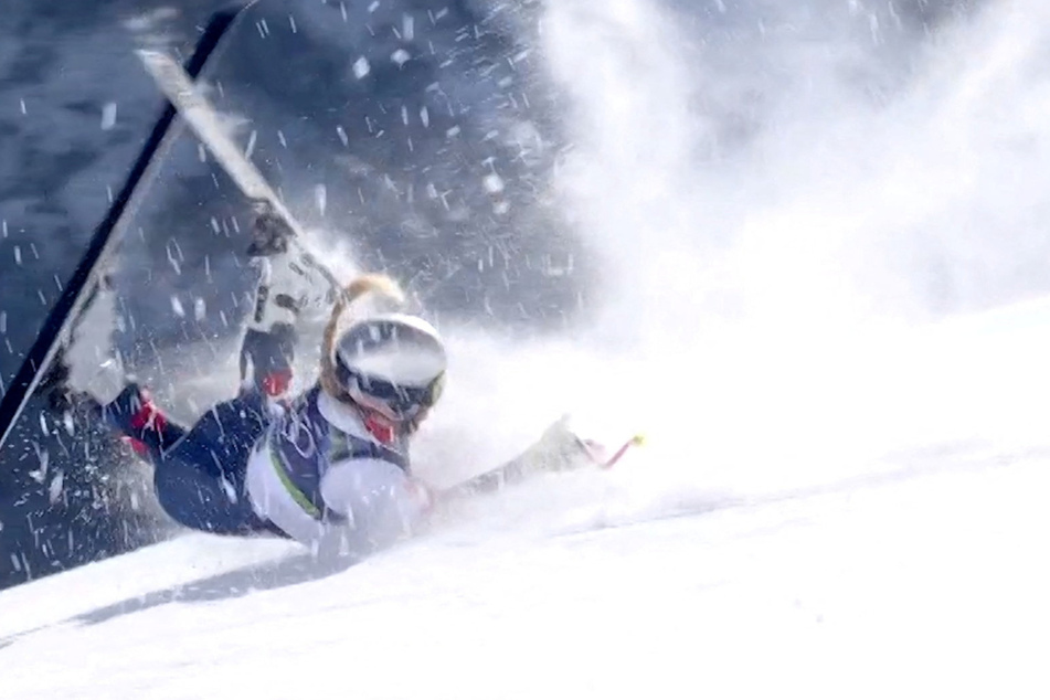 Lindsey Vonn has broken her silence after crashing out of the Winter Olympics.