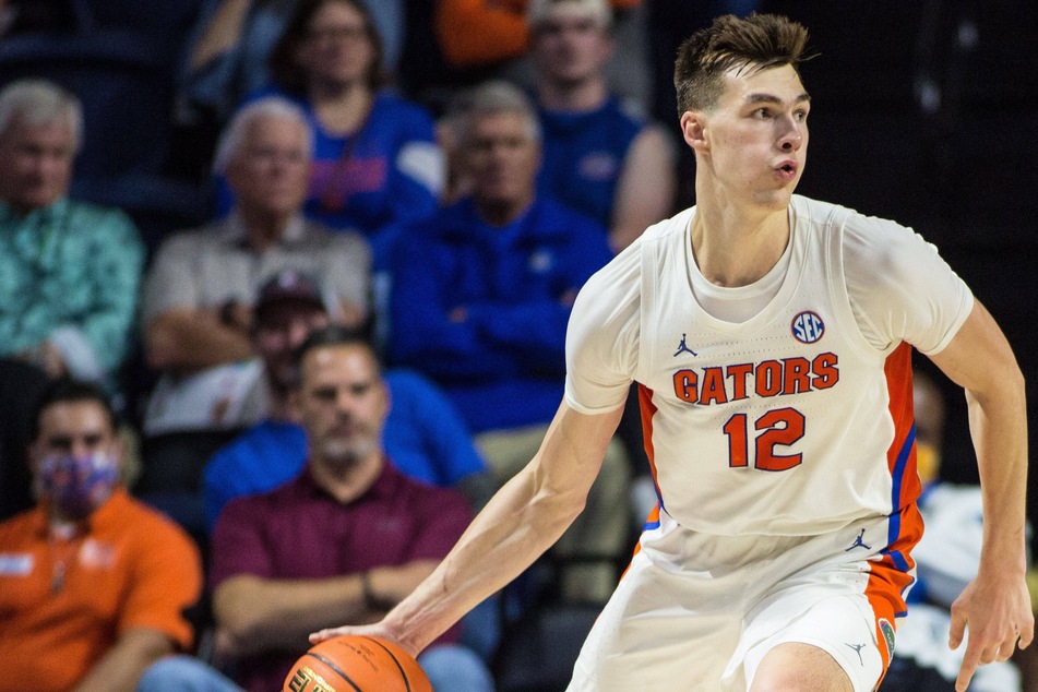 College Basketball: Gators comes back at home to upset ranked Florida State