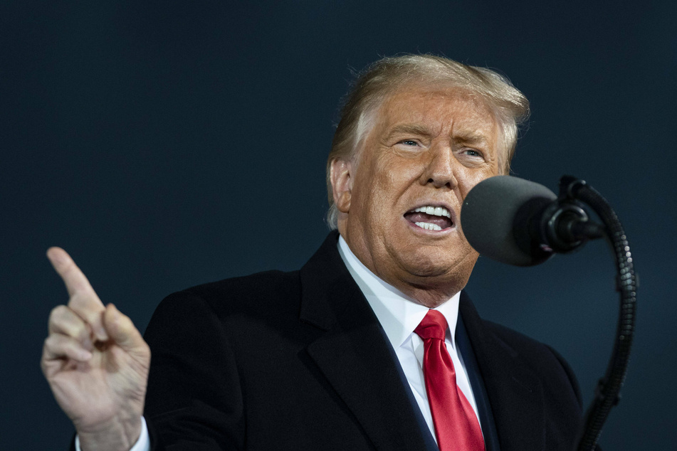 Trump confuses satirical article for actual news