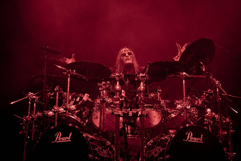 Slipknot co-founder and drummer Joey Jordison dies in his sleep