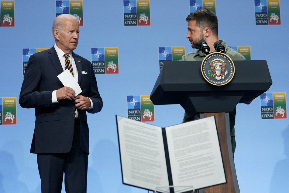 US President Joe Biden (l.) and the leaders of other G7 countries committed to helping Ukraine beat back Russia's invasion.