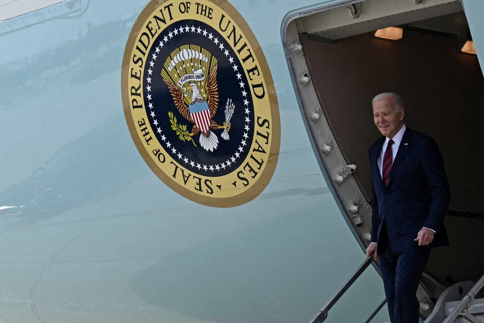 Sticky-fingered journalists on Air Force One get put on notice