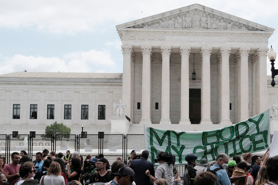 Supreme Court ends federal abortion rights with historic Roe v. Wade reversal