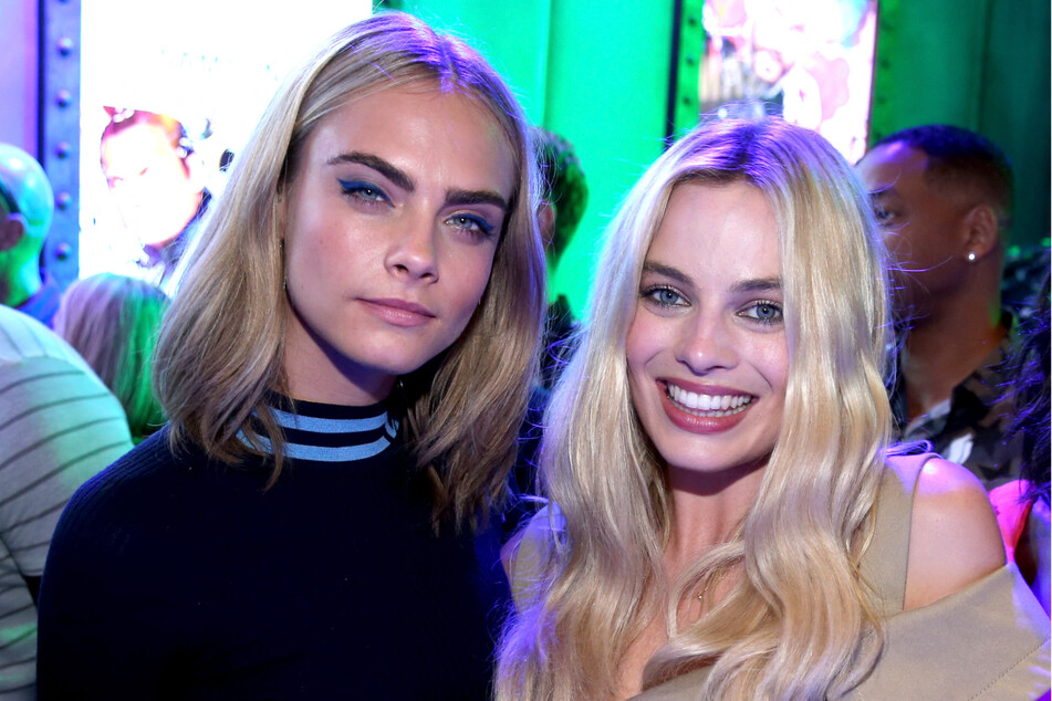 Cara Delevingne (l.) and Margot Robbie met at a party in 2016.
