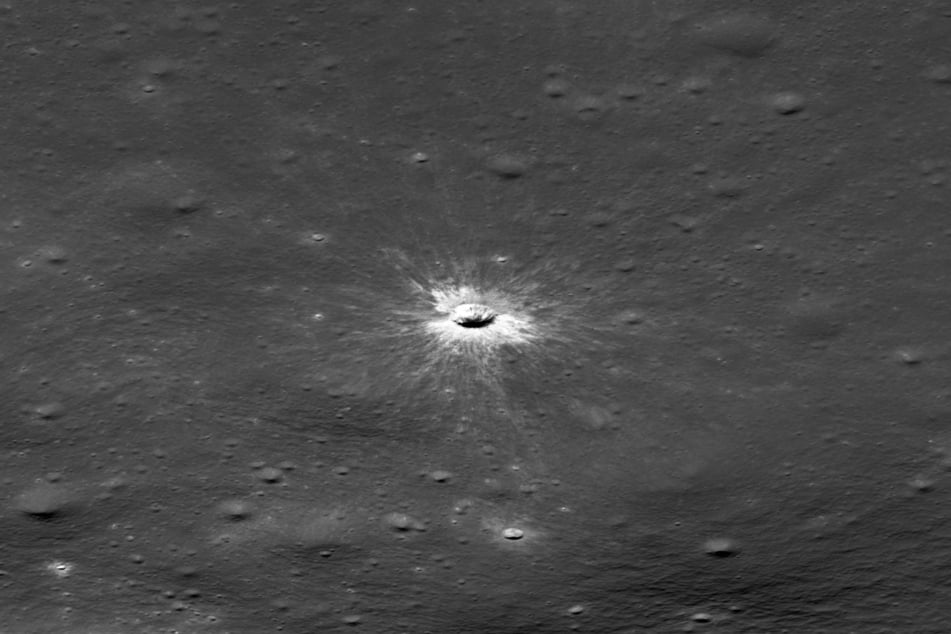 The impact zone of the McGetchin crater is two football fields wide.