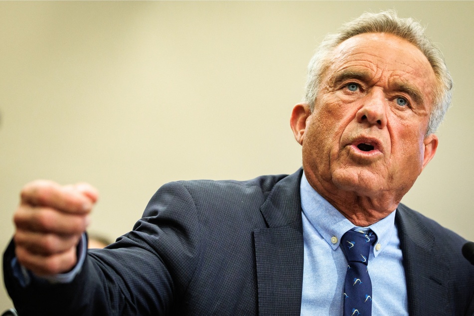 RFK Jr. accuses pediatrician group of "pay-to-play scheme" over Covid vaccine guidelines