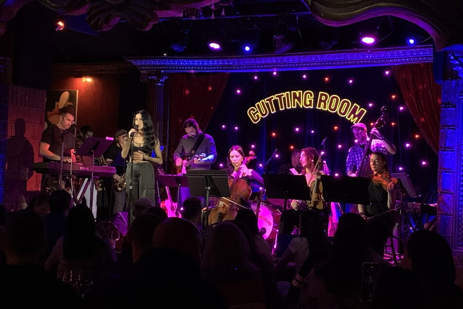 Broadway star Samantha Pauly (Six, The Great Gatsby) finished off the November 13, 2023 lineup of Broadway Sings Taylor Swift with a jazzy rendition of I Did Something Bad.
