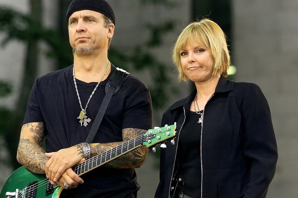 Pat Benatar refuses to sing Hit Me With Your Best Shot after string of mass shootings