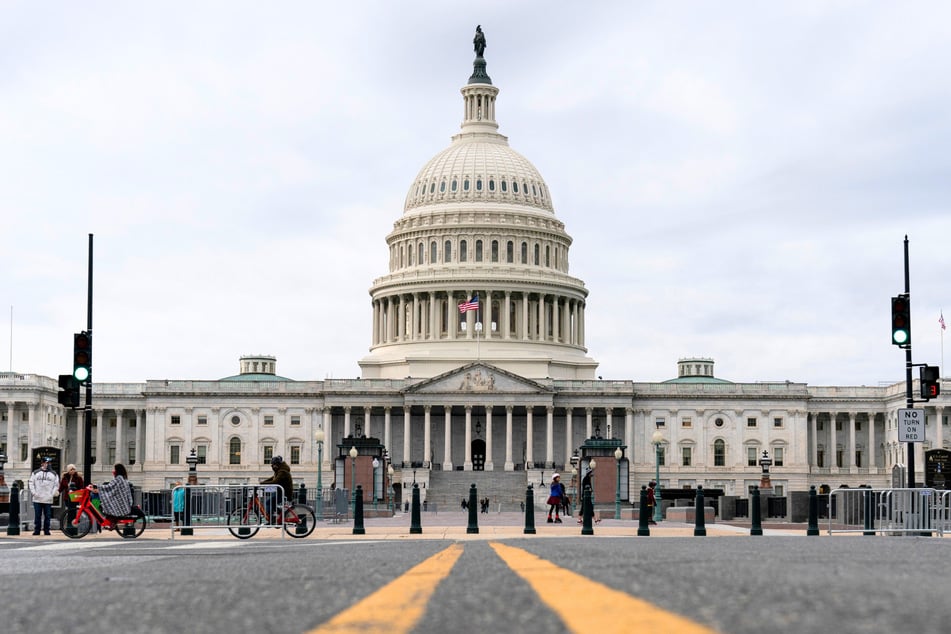 A Georgia man was arrested in Washington DC on Tuesday after he allegedly tried to charge at the Capitol building with a loaded shotgun.