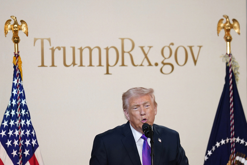 President Donald Trump launched a self-named website aimed at delivering discounted prescription drugs for US consumers.