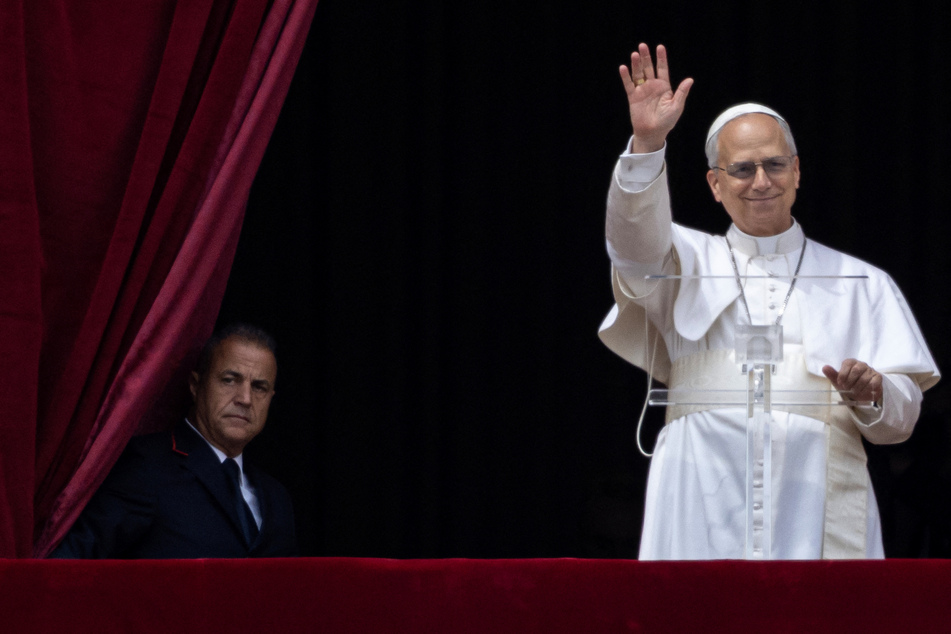 Pope Leo XIV addressed thousands of worshipers from the balcony of St. Peter's Basilica Sunday, calling for an end to wars.