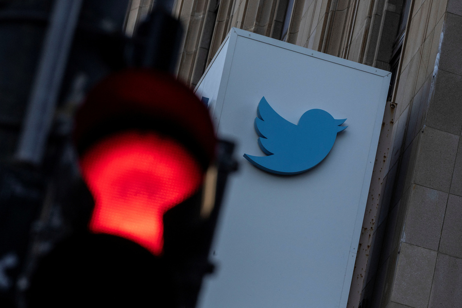 How to back up your tweets and followers in case Twitter crashes