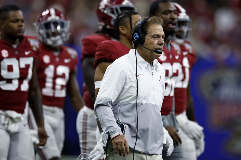Nick Saban challenges quarterbacks as competition rolls into the season