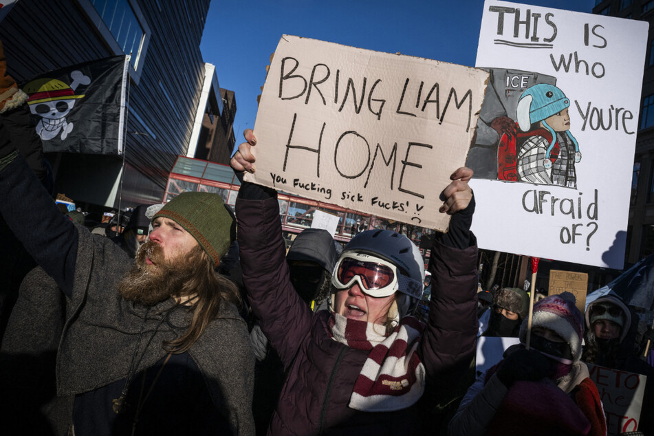 Congressman reveals heartbreaking state of five-year-old caged by ICE: "Depressed and sad"