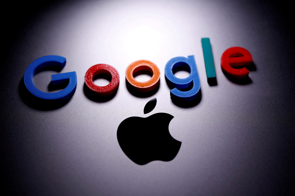 Google has agreed to settle a $5-billion lawsuit accusing the company of infringing on users' privacy.
